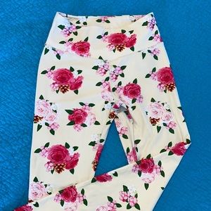 Fit Booty Apparel leggings size M by Jessica